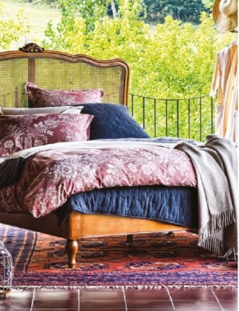 Пододеяльник 220x240 Hamam Spring Bloom