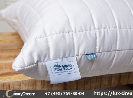 Подушка 68x68 German Grass Camel Familie Wool