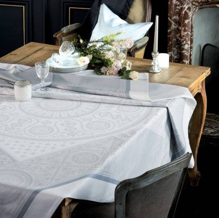 Скатерть 174х304 Garnier-Thiebaut IMPERATRICE HERMINE 