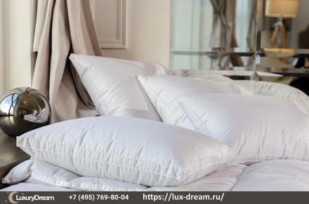 Подушка пуховая с бортиком 68x68 German Grass White Familie Down