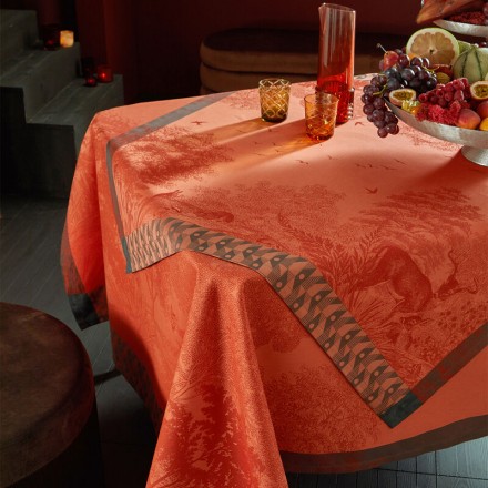 Скатерть 120х120 Le Jacquard Francais FORET ENCHANTEE orange 