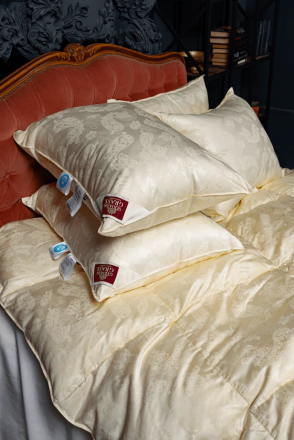 Подушка средняя 50х68 German Grass Downline Silk Down Grass