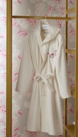 Халат женский махровый Blugirl Castadiva молочный