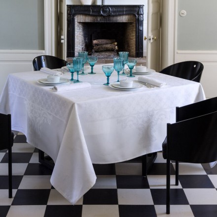 Скатерть 220х380 Le Jacquard Francais AZULEJOS white 