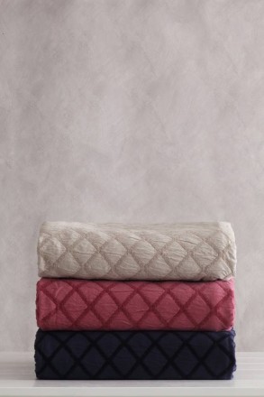 Покрывало 240х260 Pavia SAPHIR Yatak Ordum Малиновое