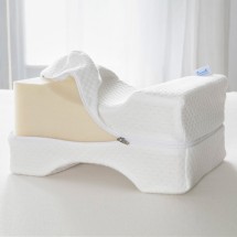 Подушка ортопедическая 26х20х14 Dormisette Komfort под колени для спящих на боку