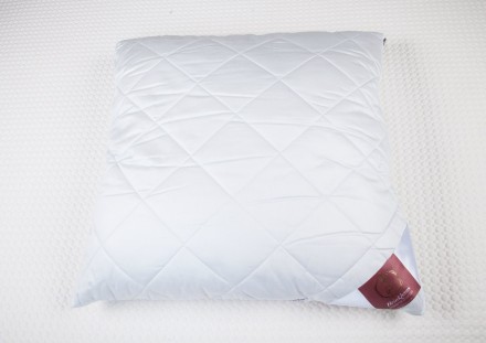 Подушка шерстяная стеганая 65х65 Brinkhaus Exquisit