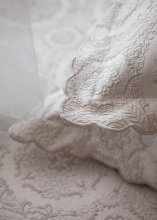 Покрывало 150х220 Luxberry Amelie льняное