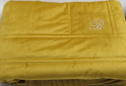 Покрывало 270х270 Blumarine BLU VELVET 07 ochre желтое 