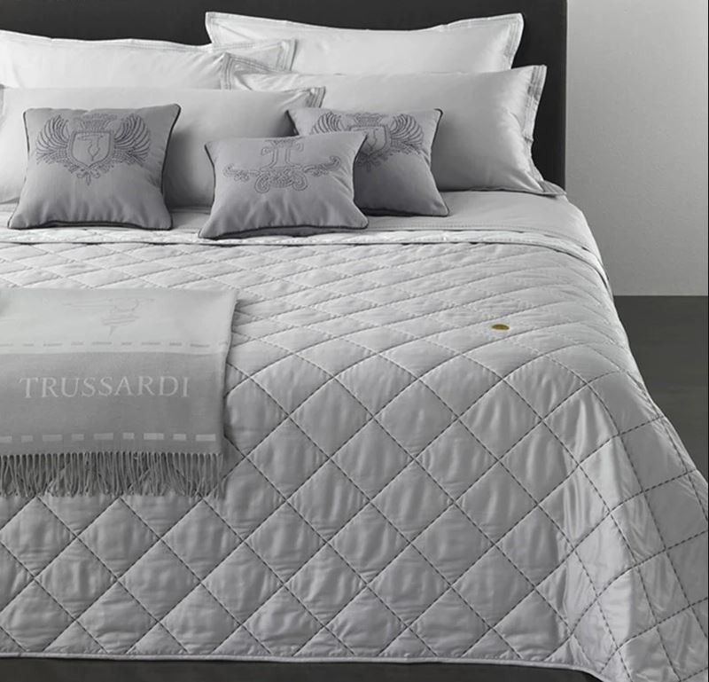 Покрывало 270x260 Trussardi SEAM LINE 3132 Grey серый